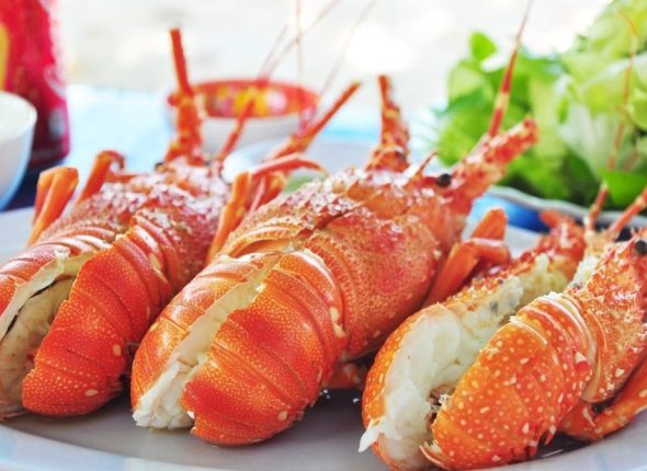 steamed lobster(tom hum hap)